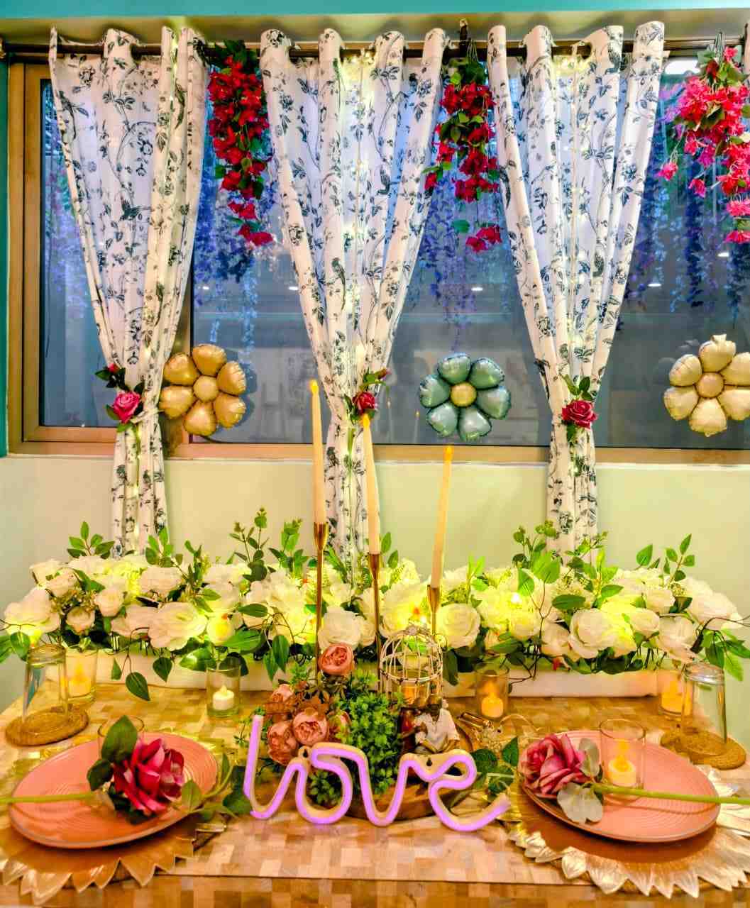 Luxury table @ indoor Tree 🌴 garden